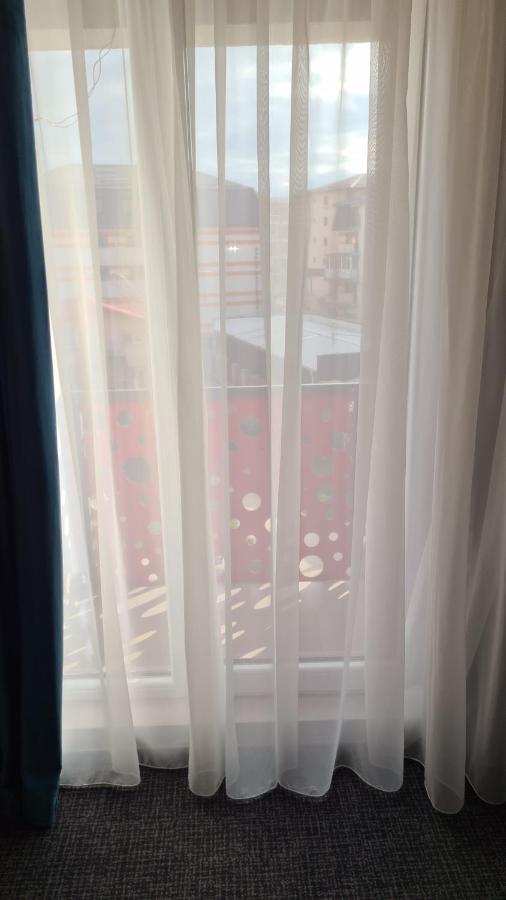 Albert Hotel Roşu Εξωτερικό φωτογραφία