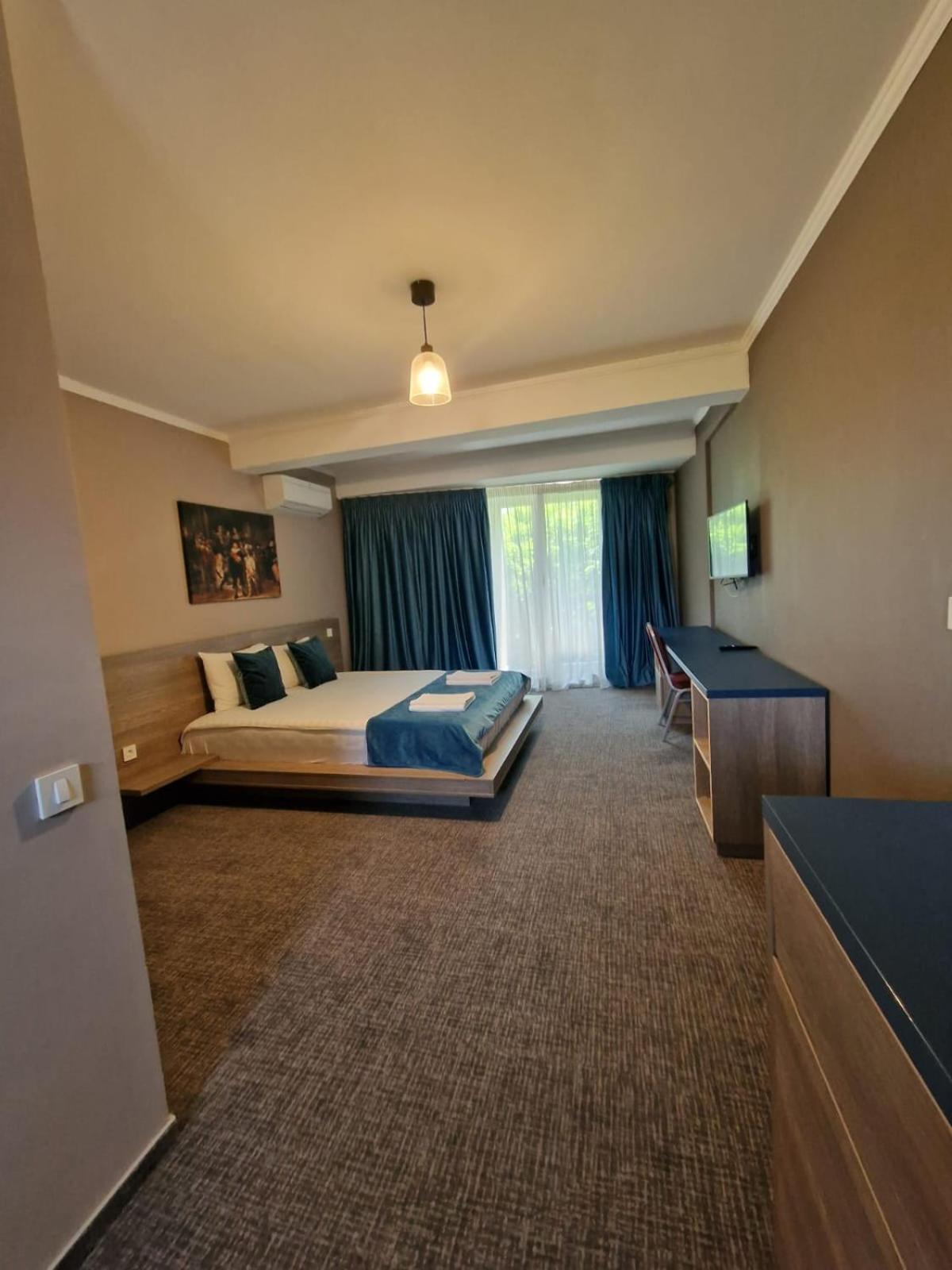 Albert Hotel Roşu Εξωτερικό φωτογραφία
