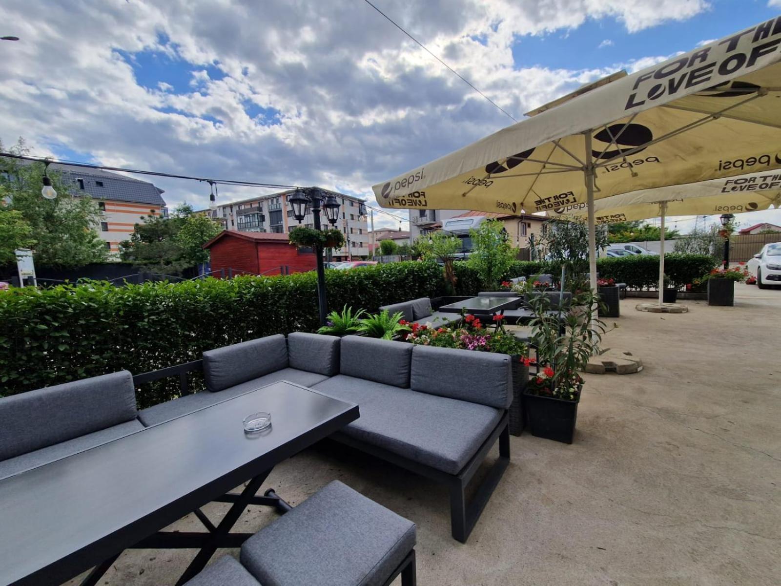 Albert Hotel Roşu Εξωτερικό φωτογραφία