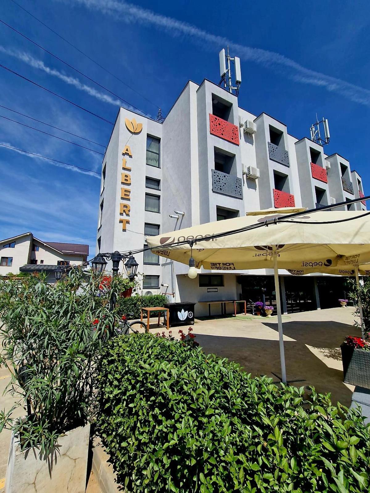 Albert Hotel Roşu Εξωτερικό φωτογραφία