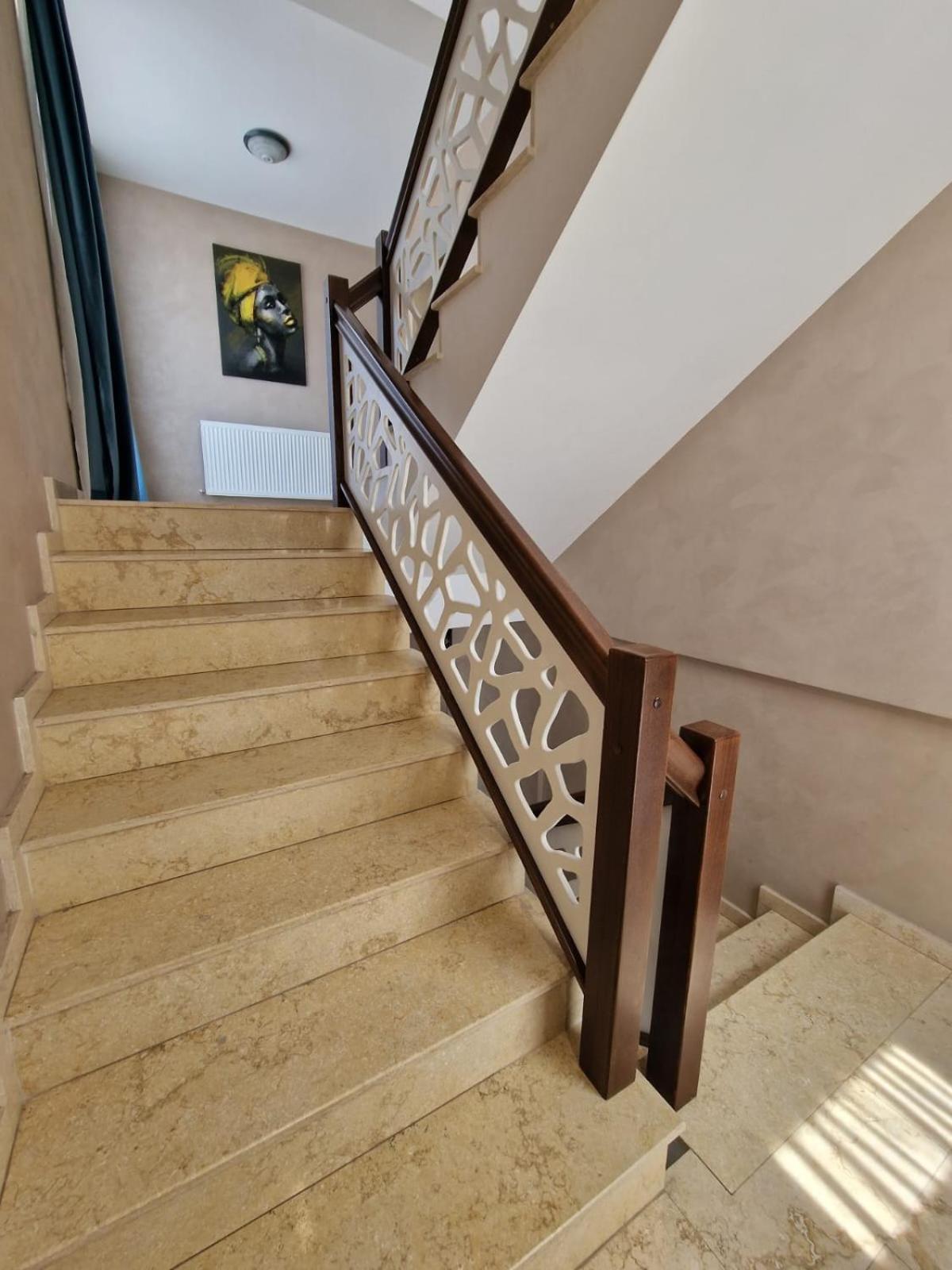 Albert Hotel Roşu Εξωτερικό φωτογραφία
